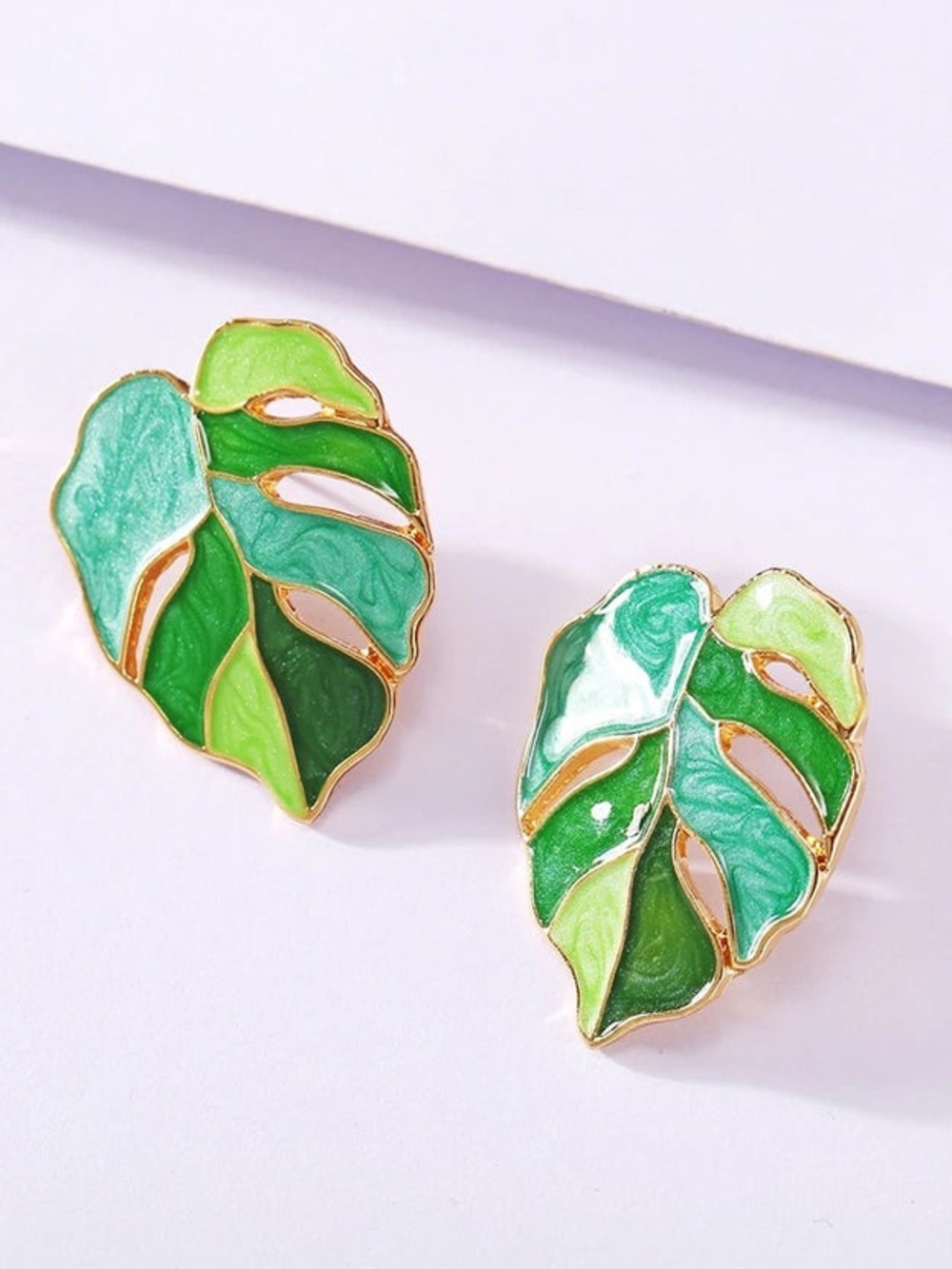 ***NEW Trendy Green Leaf Enamel Statement Earrings